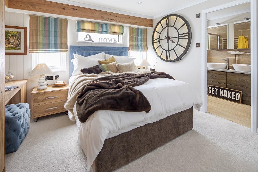 luxury lodge bedroom